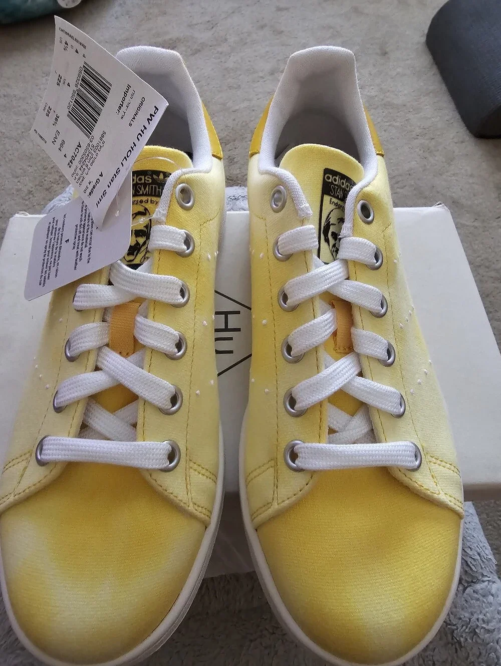 adidas Kids Yellow Canvas Stan Smith-Inspired Sneakers Size 4.5US